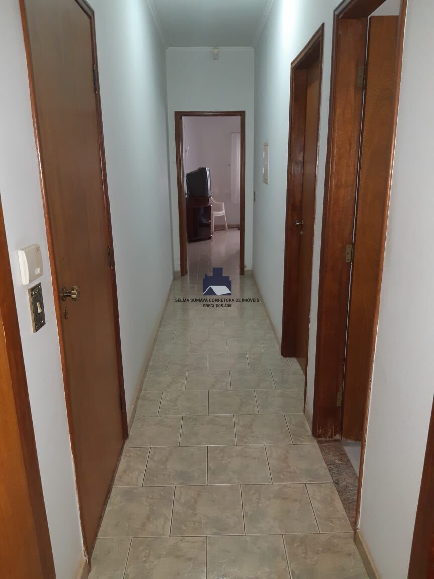 Casa com 3 quartos à venda, 240m² — foto 14 de 28