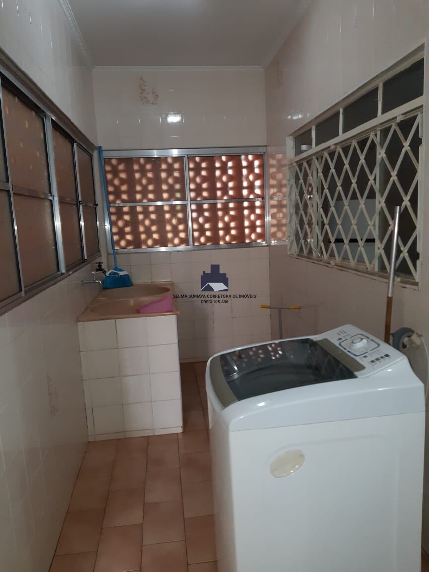 Casa com 3 quartos à venda, 240m² — foto 27 de 28