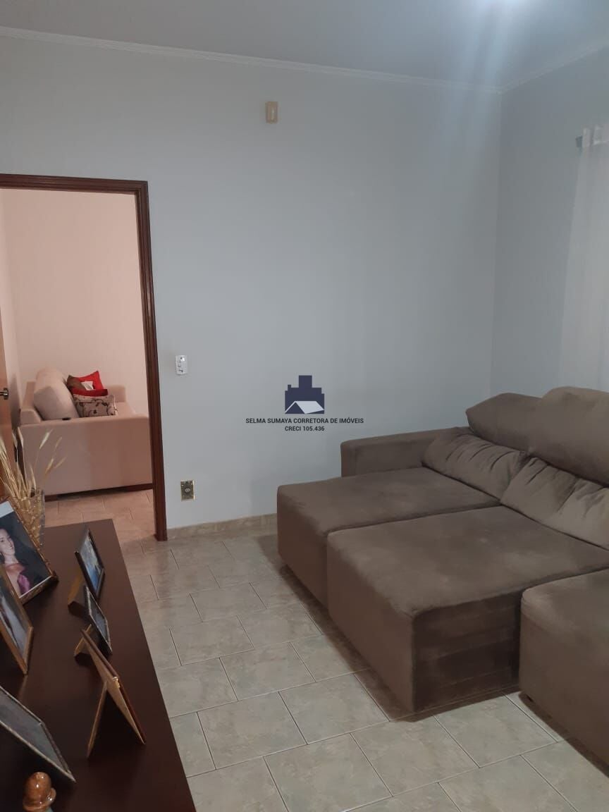 Casa com 3 quartos à venda, 240m² — foto 8 de 28