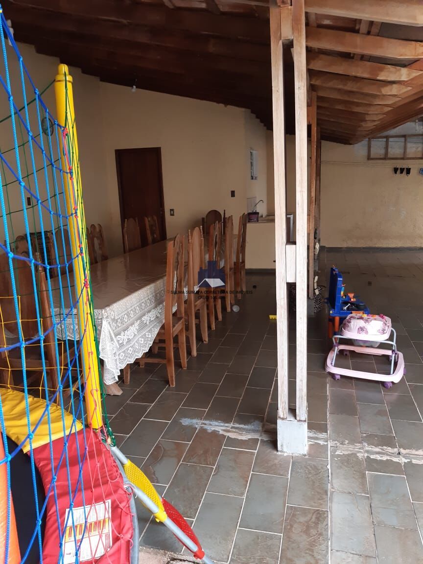 Casa com 3 quartos à venda, 240m² — foto 23 de 28