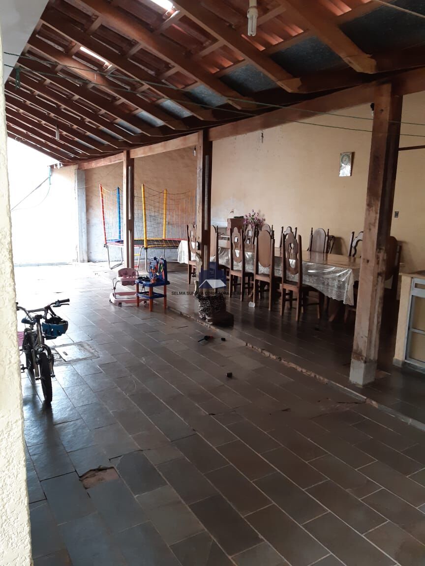 Casa com 3 quartos à venda, 240m² — foto 4 de 28