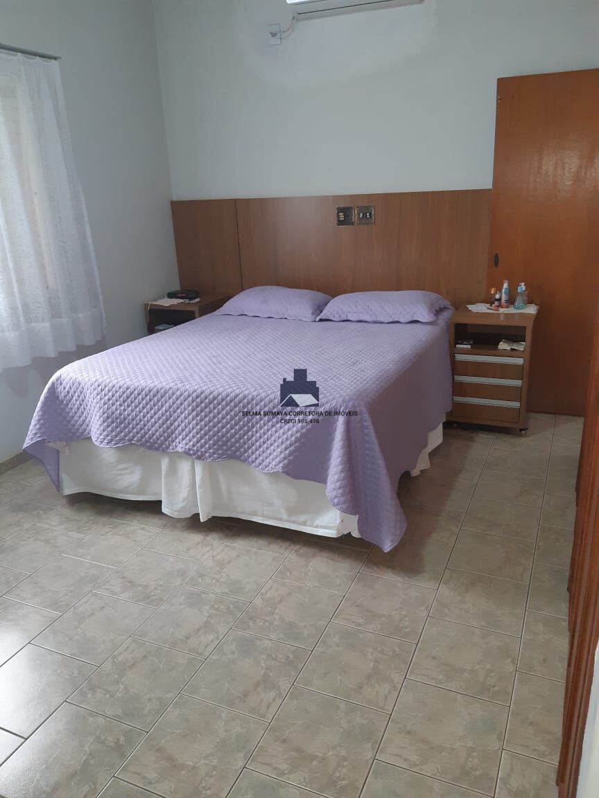 Casa com 3 quartos à venda, 240m² — foto 15 de 28
