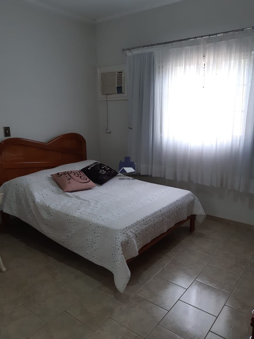 Casa com 3 quartos à venda, 240m² — foto 21 de 28