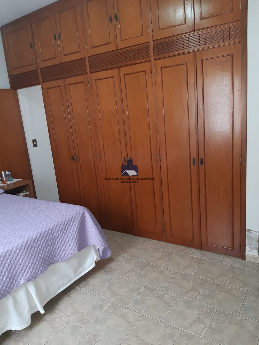 Casa com 3 quartos à venda, 240m² — foto 22 de 28