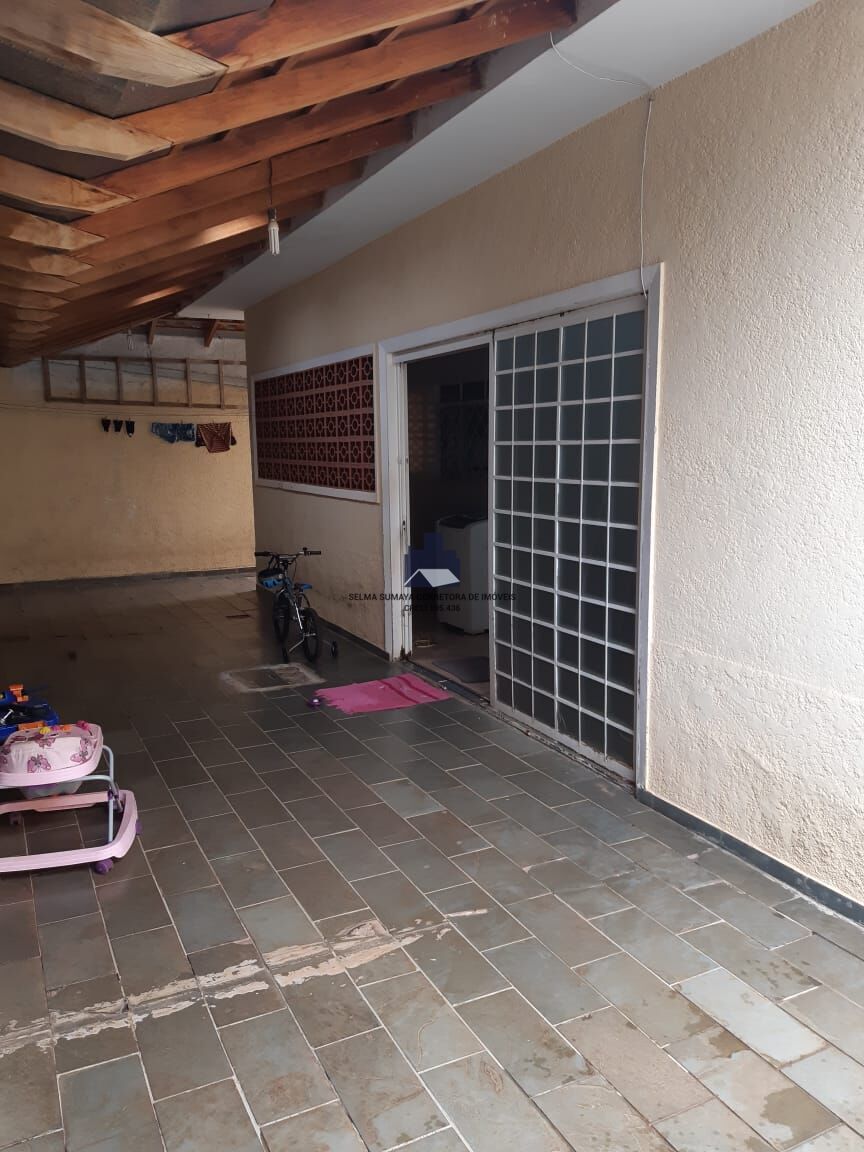 Casa com 3 quartos à venda, 240m² — foto 24 de 28