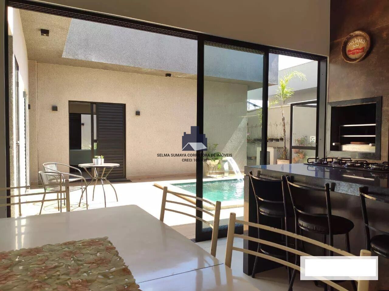 Casa de Condomínio com 4 quartos à venda, 240m² — foto 9 de 22