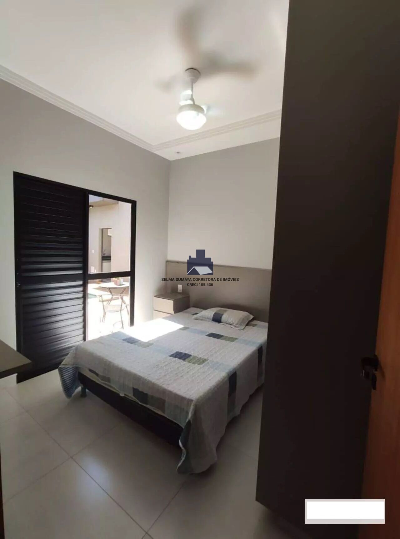 Casa de Condomínio com 4 quartos à venda, 240m² — foto 18 de 22