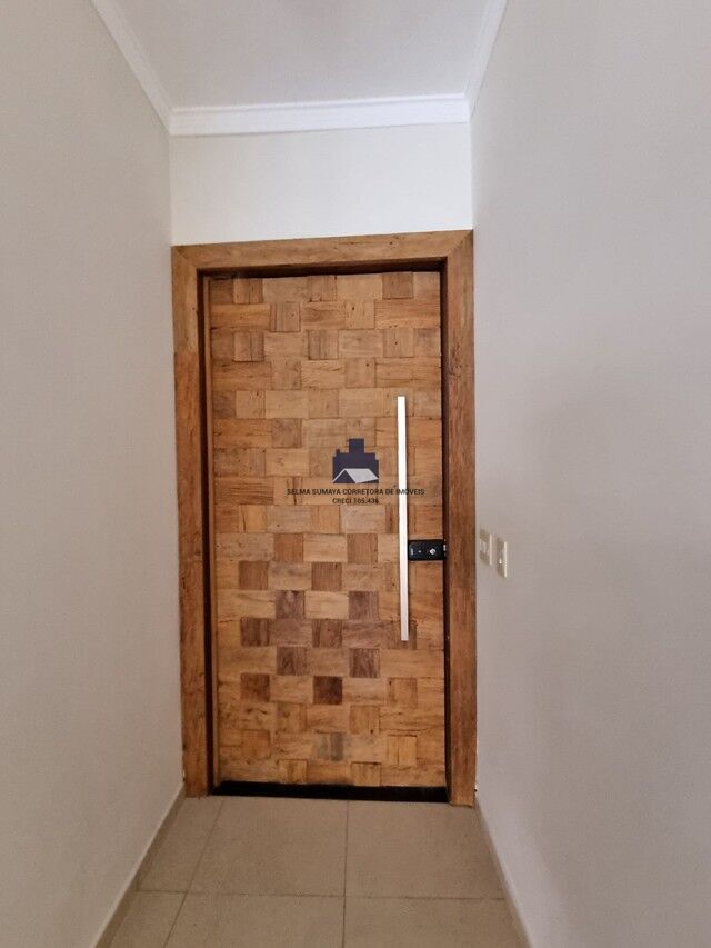 Casa com 3 quartos à venda, 250m² — foto 4 de 11