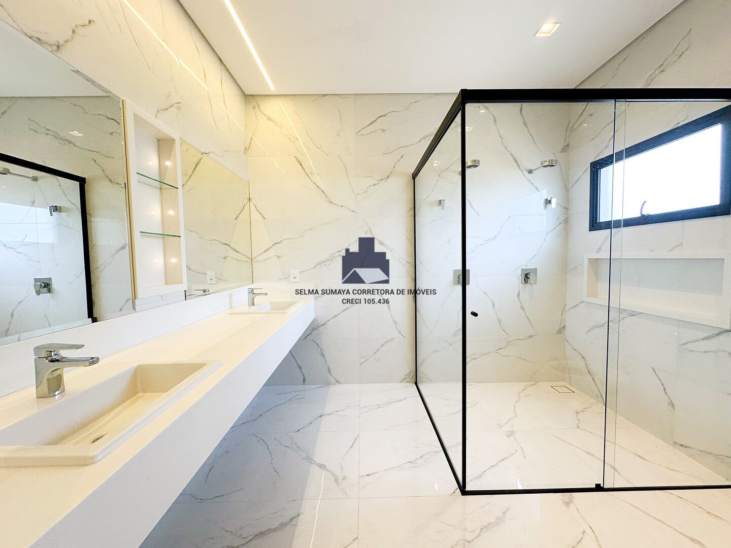 Casa de Condomínio com 3 quartos à venda, 240m² — foto 17 de 20