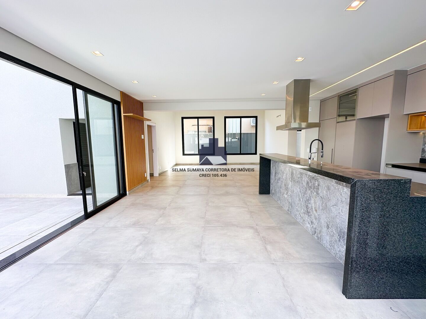 Casa de Condomínio com 3 quartos à venda, 240m² — foto 4 de 20