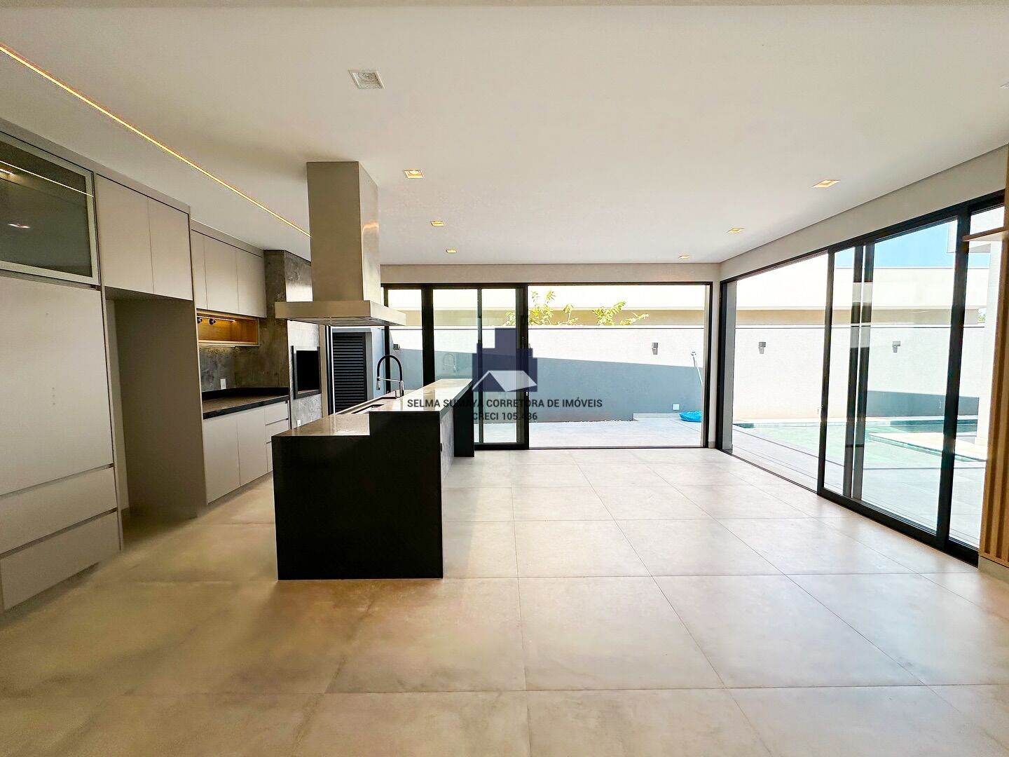 Casa de Condomínio com 3 quartos à venda, 240m² — foto 7 de 20