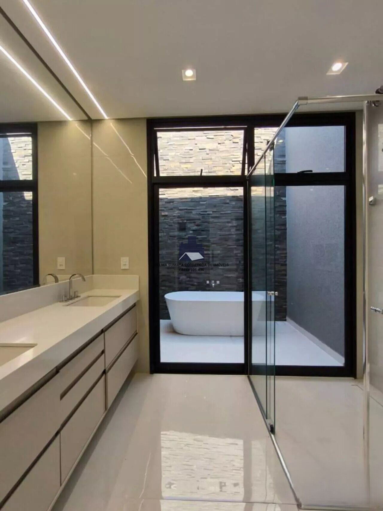 Casa de Condomínio com 3 quartos à venda, 241m² — foto 24 de 31