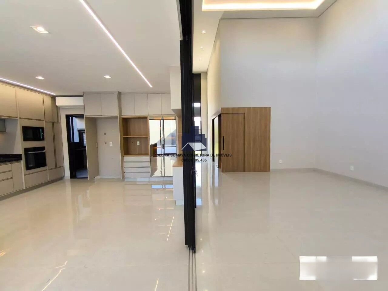 Casa de Condomínio com 3 quartos à venda, 241m² — foto 6 de 31