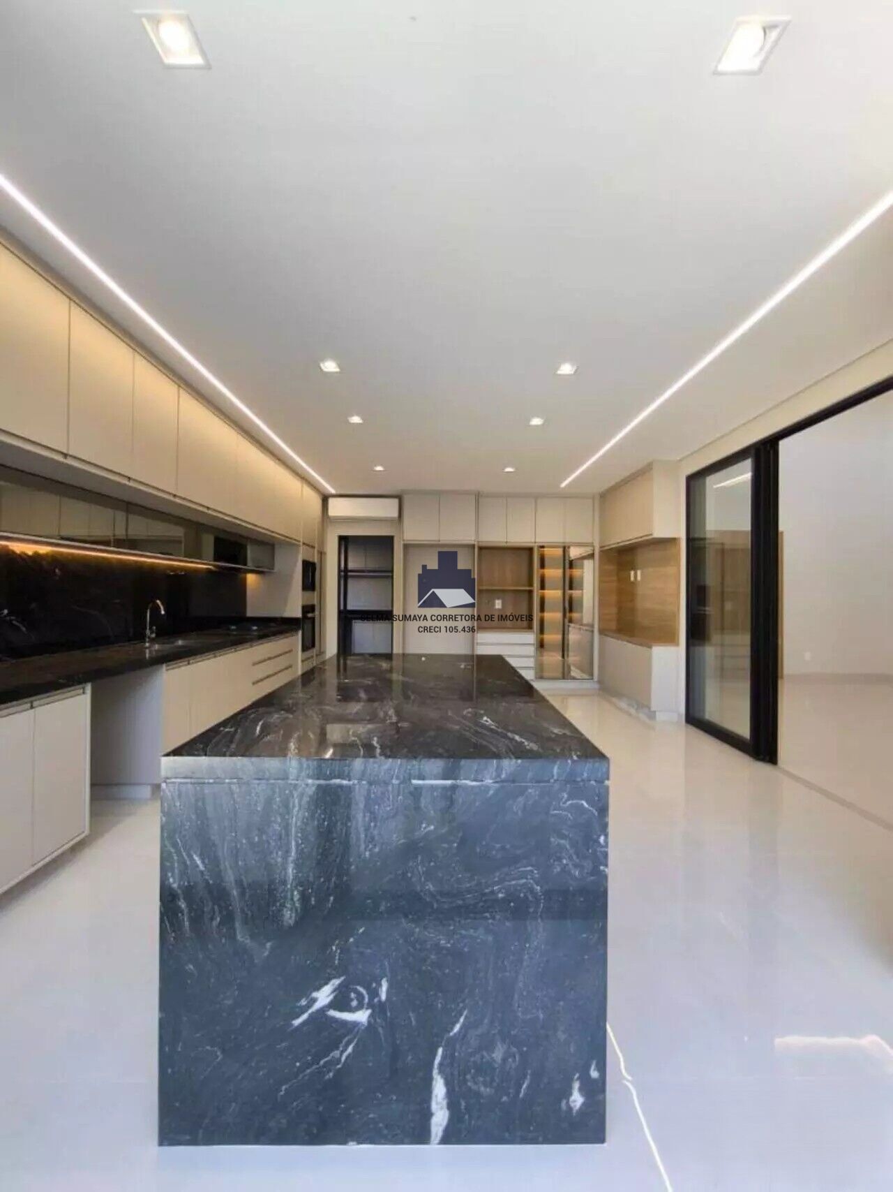Casa de Condomínio com 3 quartos à venda, 241m² — foto 11 de 31