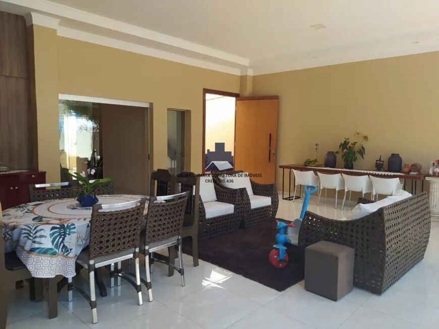 Casa com 3 quartos à venda, 340m² — foto 12 de 23