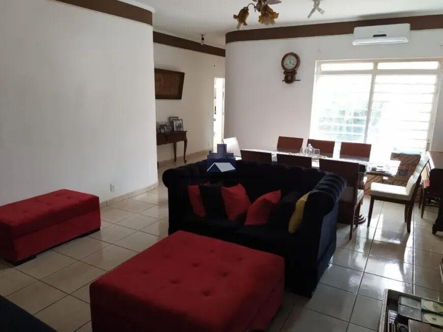 Casa com 3 quartos à venda, 340m² — foto 21 de 23
