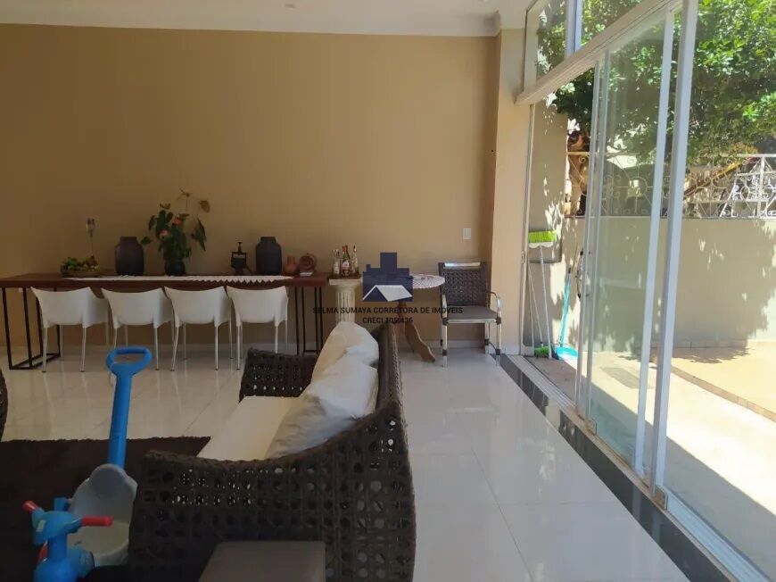 Casa com 3 quartos à venda, 340m² — foto 10 de 23