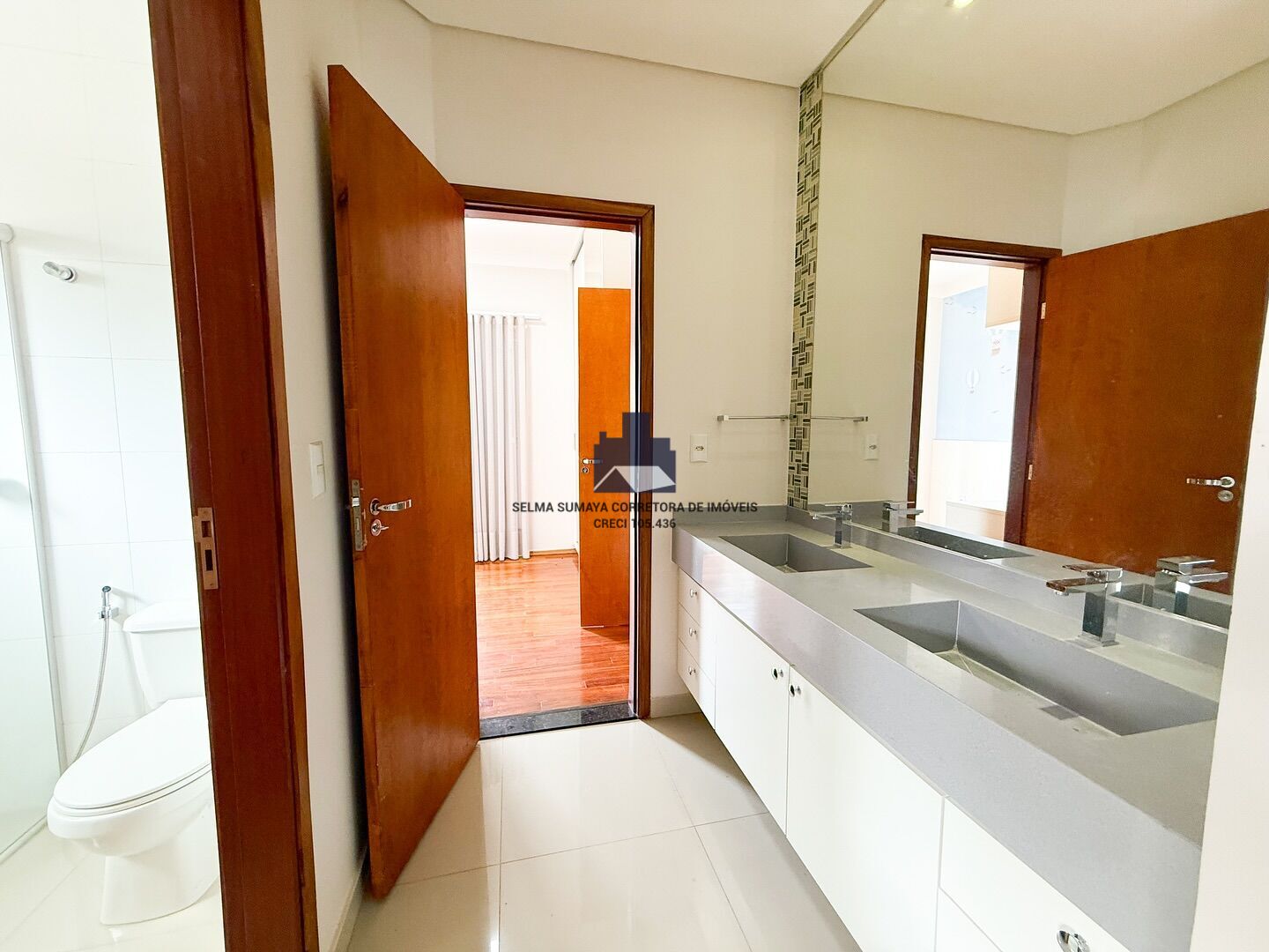 Casa de Condomínio com 3 quartos à venda, 235m² — foto 10 de 20