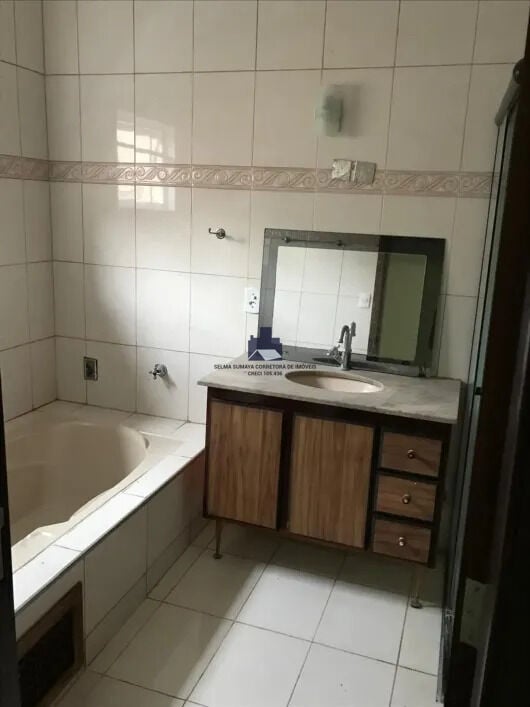 Casa com 3 quartos à venda, 230m² — foto 23 de 24