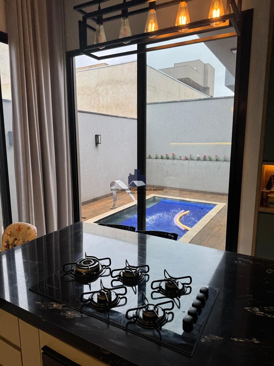Casa de Condomínio com 3 quartos à venda, 176m² — foto 8 de 29