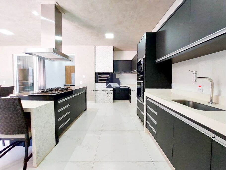Casa de Condomínio com 3 quartos à venda, 230m² — foto 4 de 20