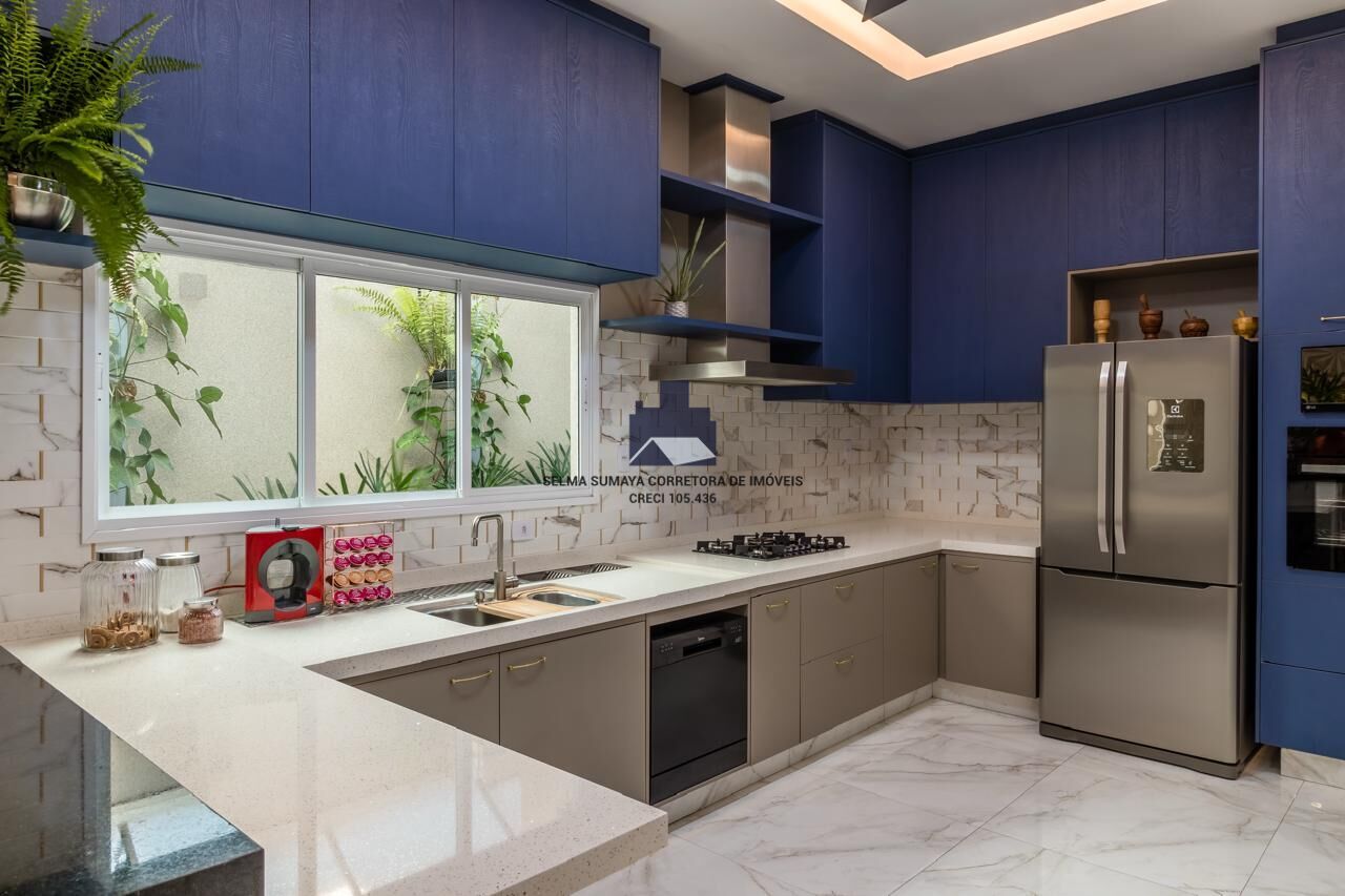 Casa de Condomínio com 3 quartos à venda, 242m² — foto 20 de 27