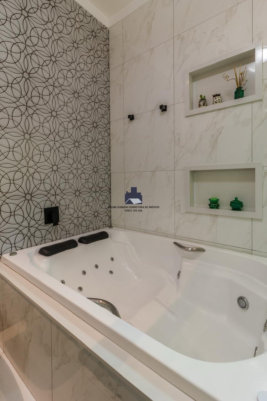 Casa de Condomínio com 3 quartos à venda, 242m² — foto 15 de 27
