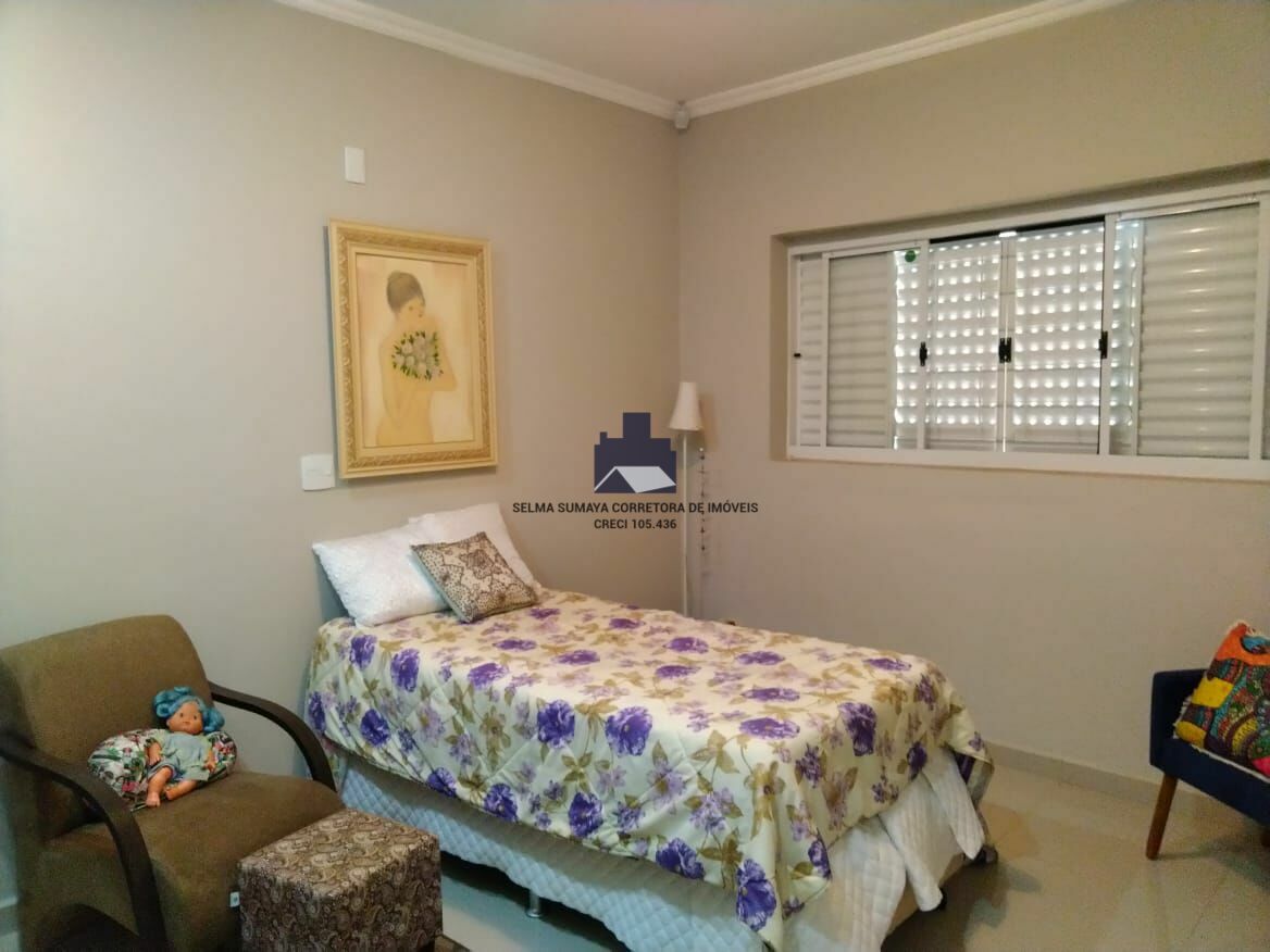 Casa com 3 quartos à venda, 300m² — foto 25 de 28
