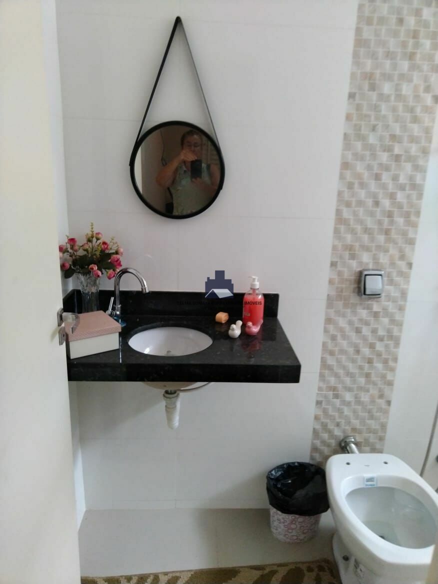 Casa com 3 quartos à venda, 300m² — foto 15 de 28