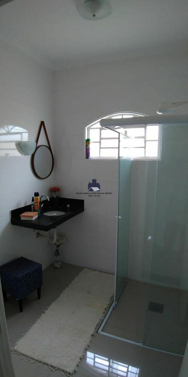 Casa com 3 quartos à venda, 300m² — foto 17 de 28