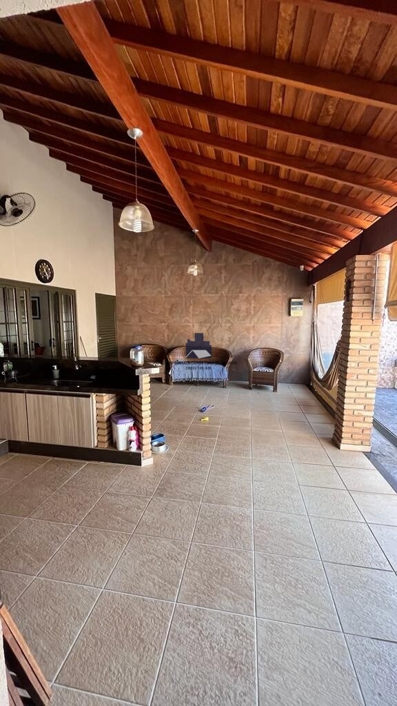 Casa com 3 quartos à venda, 219m² — foto 13 de 15
