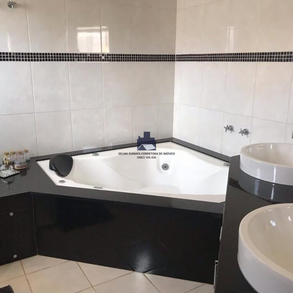 Casa de Condomínio com 4 quartos à venda, 353m² — foto 8 de 16