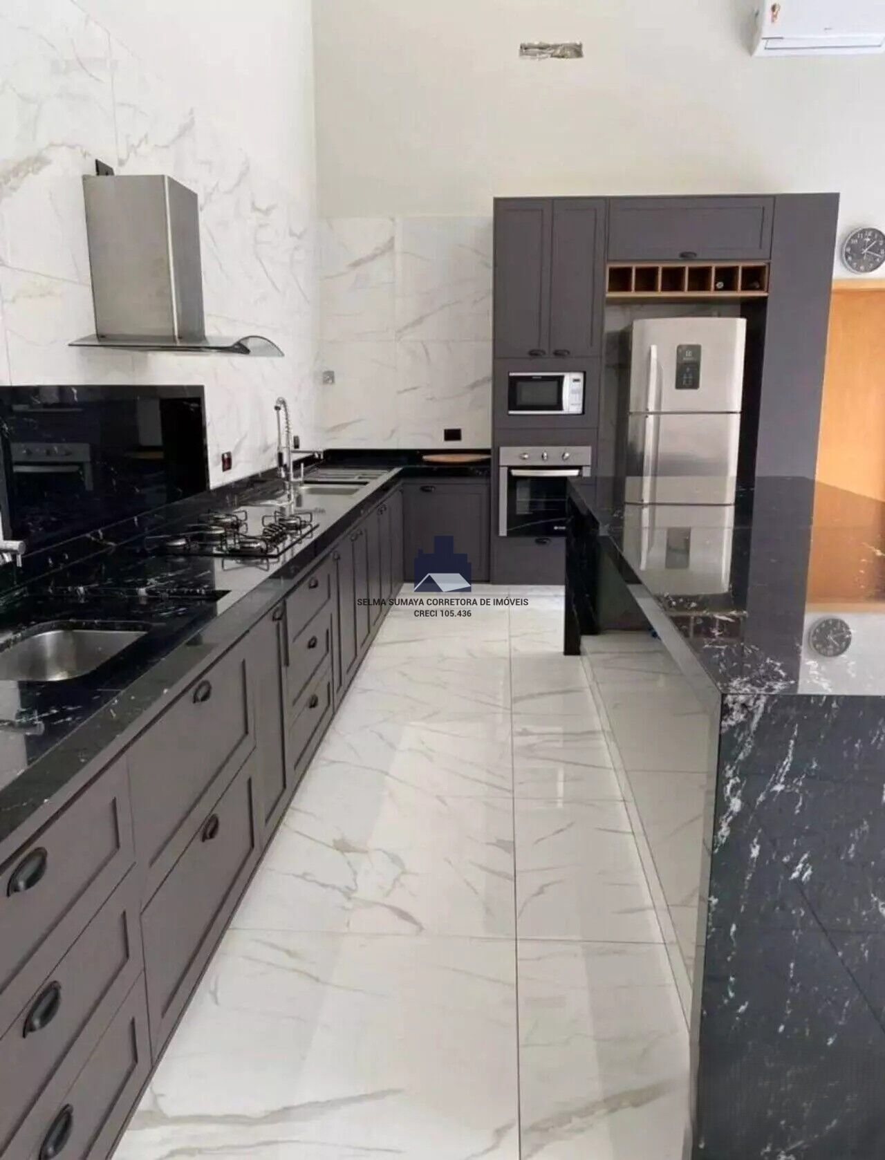 Casa de Condomínio com 3 quartos à venda, 200m² — foto 11 de 18
