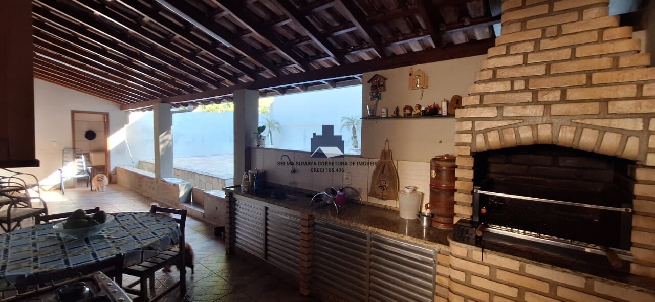 Casa com 3 quartos à venda, 217m² — foto 22 de 24