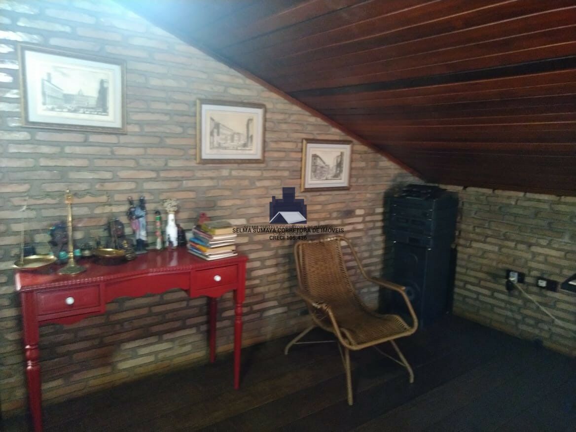 Casa com 3 quartos à venda, 240m² — foto 27 de 29