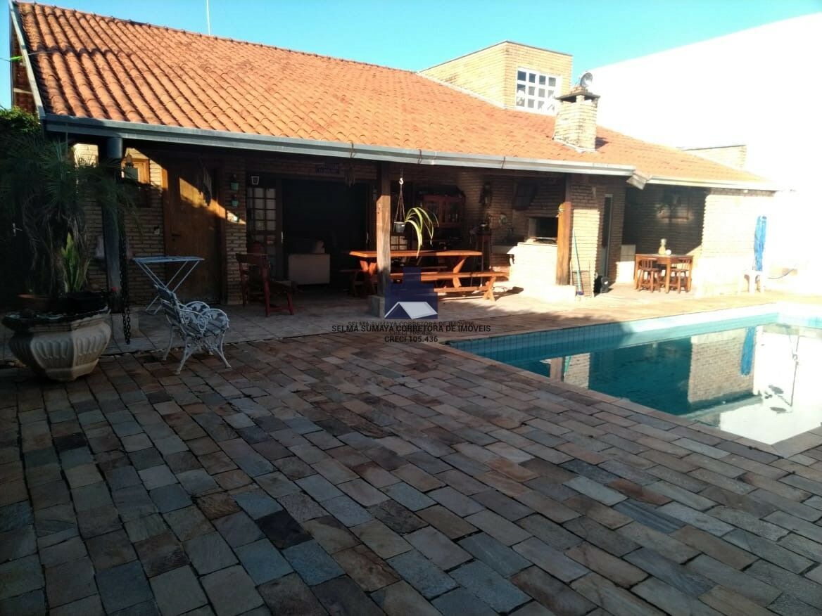 Casa com 3 quartos à venda, 240m² — foto 6 de 29