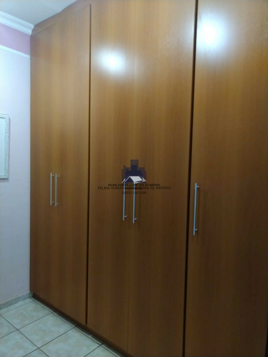 Casa com 3 quartos à venda, 240m² — foto 18 de 29
