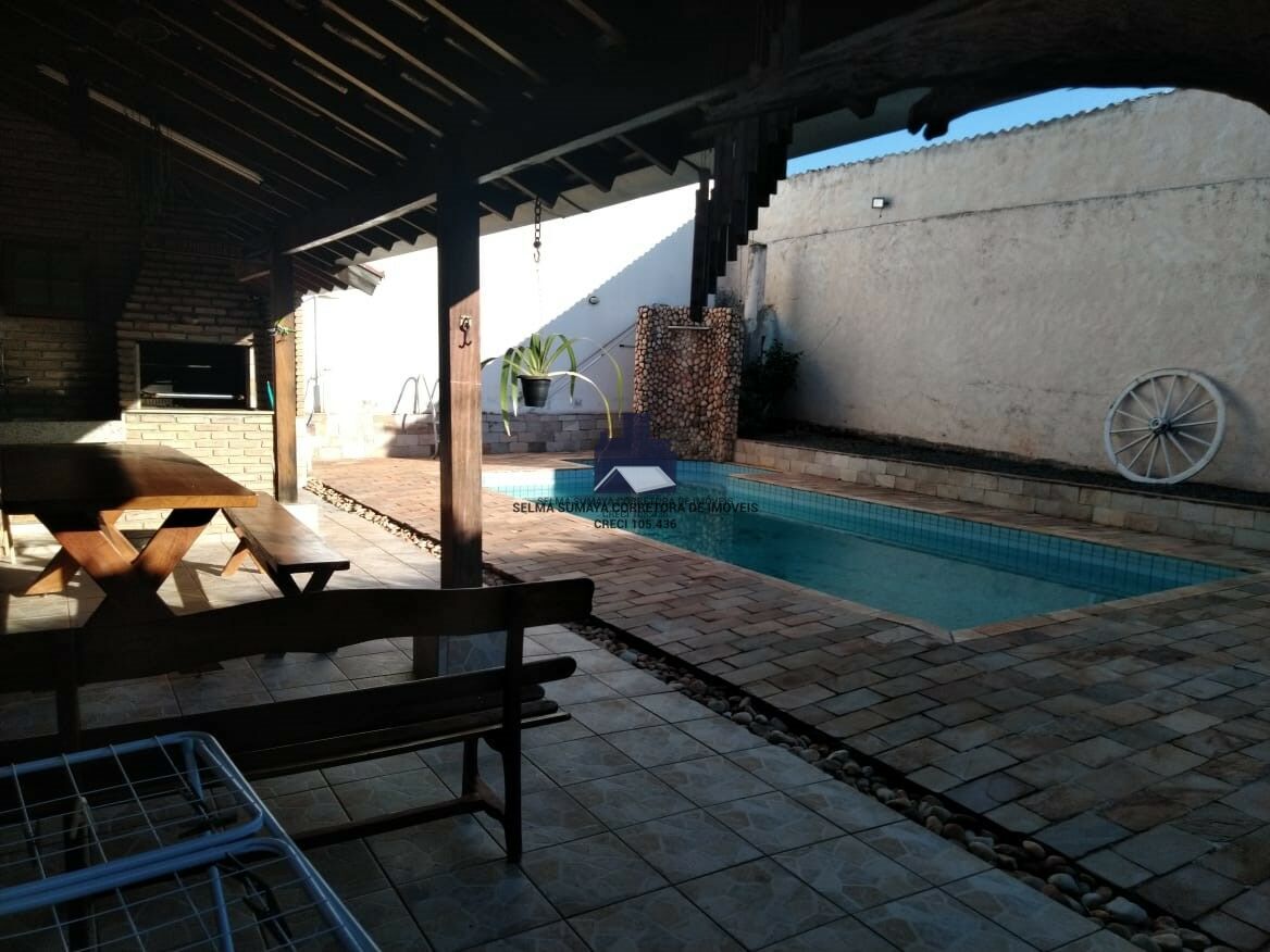 Casa com 3 quartos à venda, 240m² — foto 11 de 29