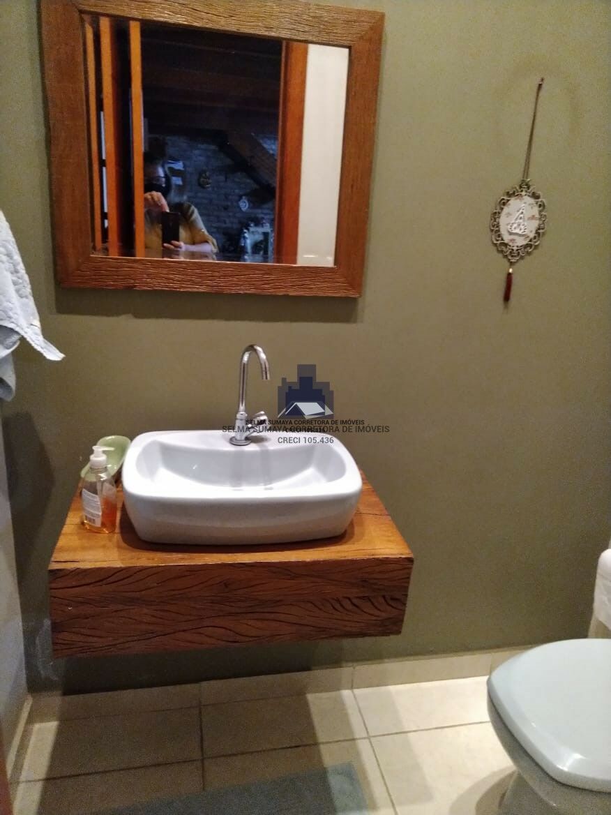 Casa com 3 quartos à venda, 240m² — foto 14 de 29
