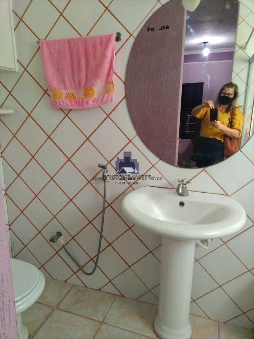 Casa com 3 quartos à venda, 240m² — foto 24 de 29