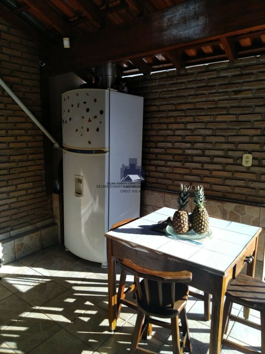 Casa com 3 quartos à venda, 240m² — foto 23 de 29