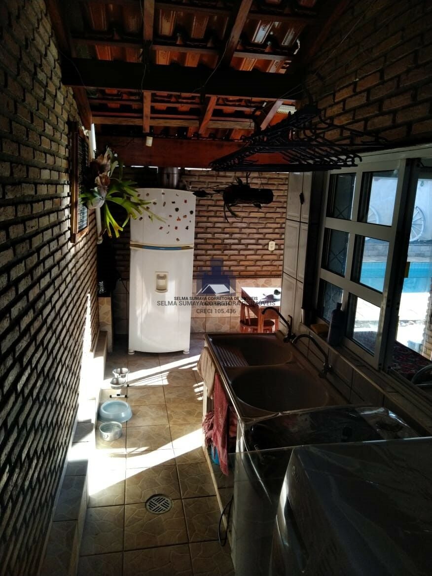 Casa com 3 quartos à venda, 240m² — foto 26 de 29