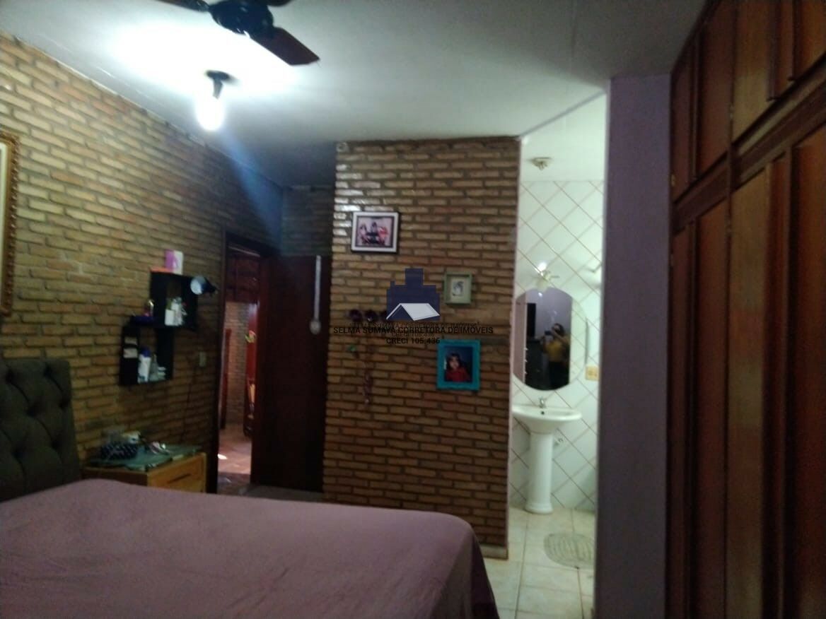 Casa com 3 quartos à venda, 240m² — foto 8 de 29
