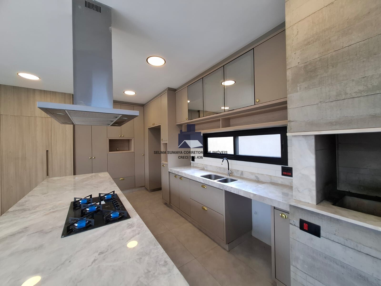 Casa de Condomínio com 3 quartos à venda, 250m² — foto 17 de 31