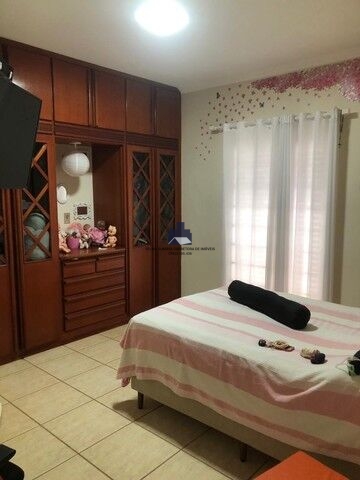 Casa com 3 quartos à venda, 300m² — foto 6 de 17
