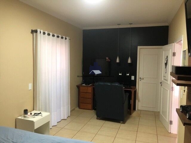 Casa com 3 quartos à venda, 300m² — foto 9 de 17