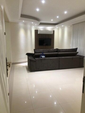 Casa com 3 quartos à venda, 300m² — foto 4 de 17