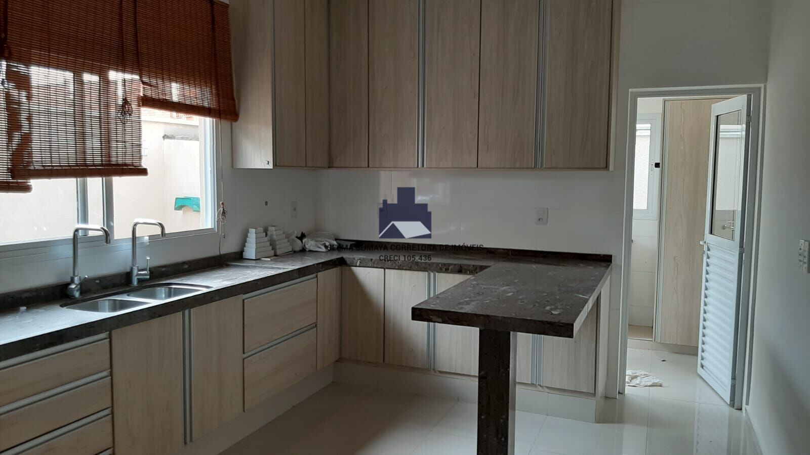 Casa de Condomínio com 3 quartos à venda, 230m² — foto 6 de 44