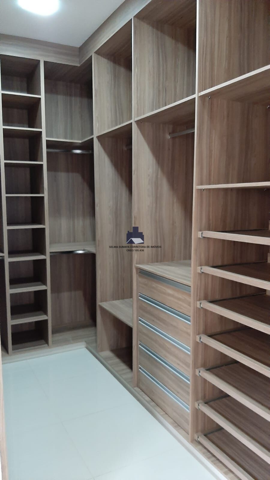 Casa de Condomínio com 3 quartos à venda, 230m² — foto 9 de 44
