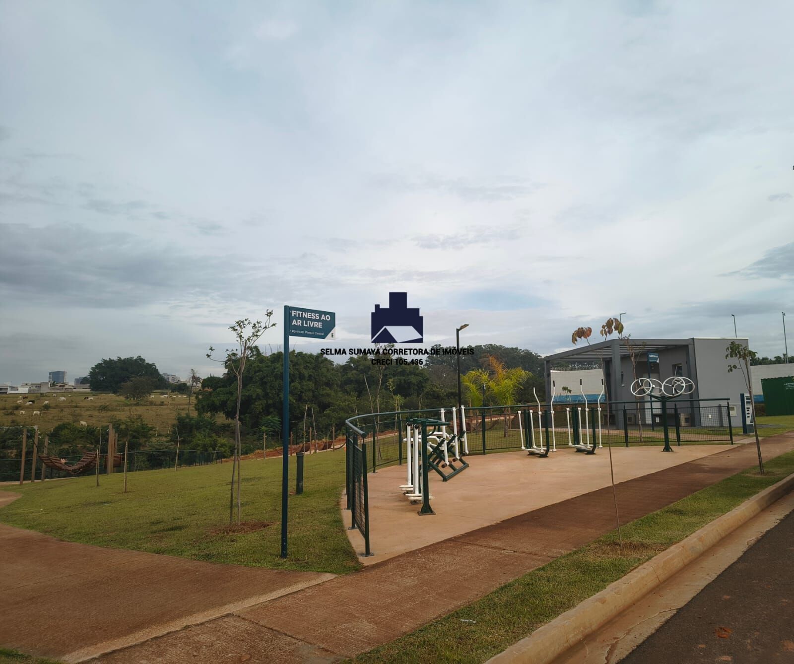 Casa de Condomínio com 3 quartos à venda, 215m² — foto 8 de 8